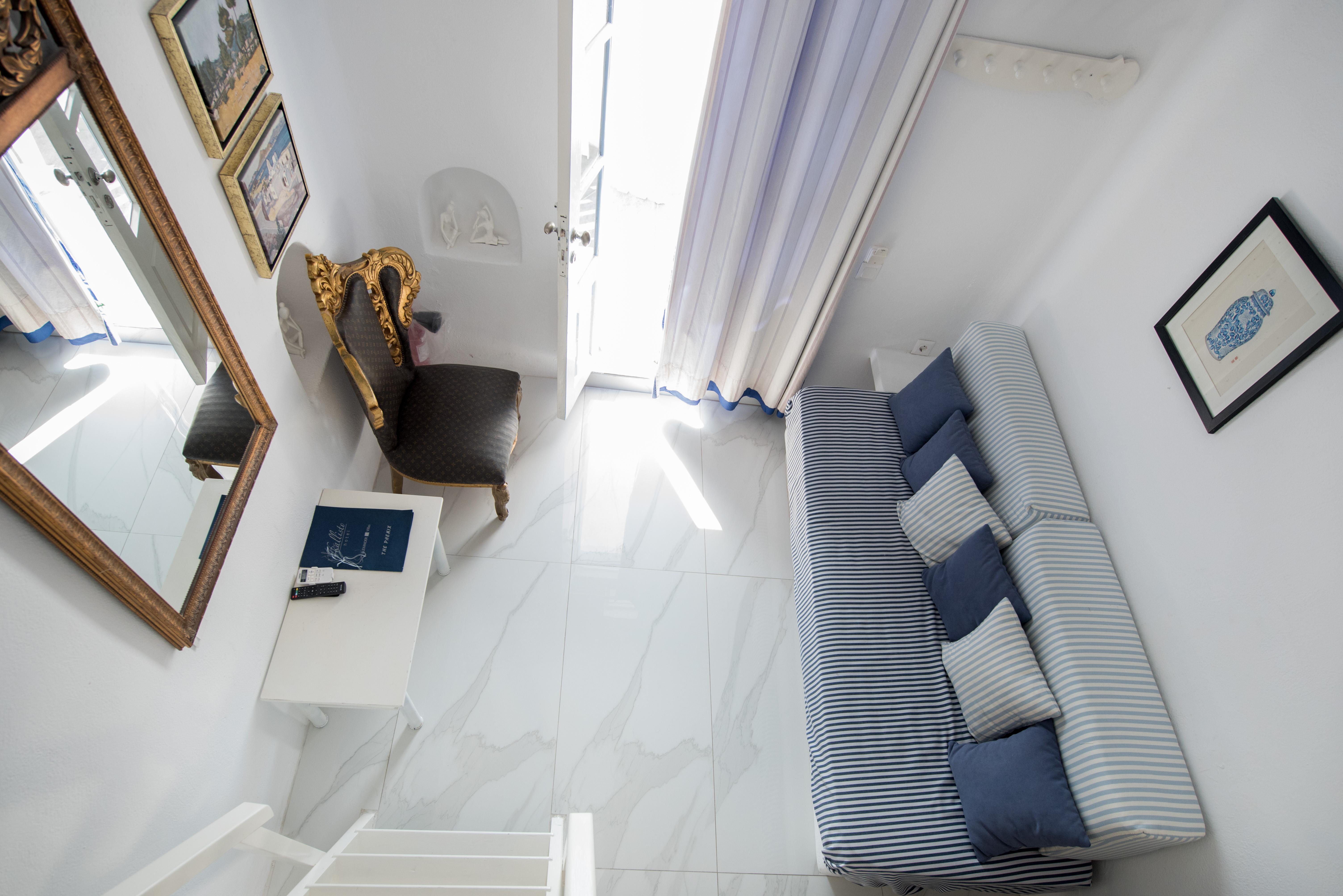Alexander 3* Imerovigli (Santorini)